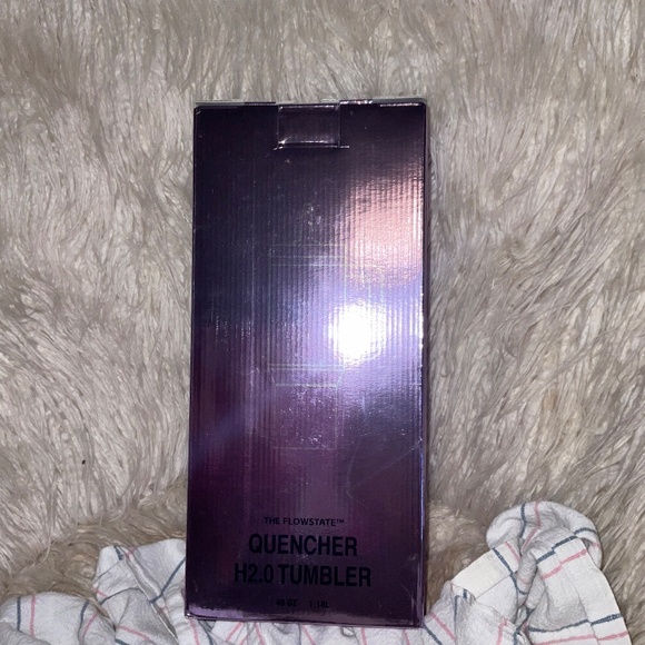Stanley x Olivia Rodrigo Quencher H2.0 FlowState 40 oz Tumbler, Brand New in Box - Picture 6 of 7